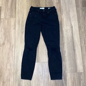 Black High-Rise Pacsun Jeanns w/Knee Rips